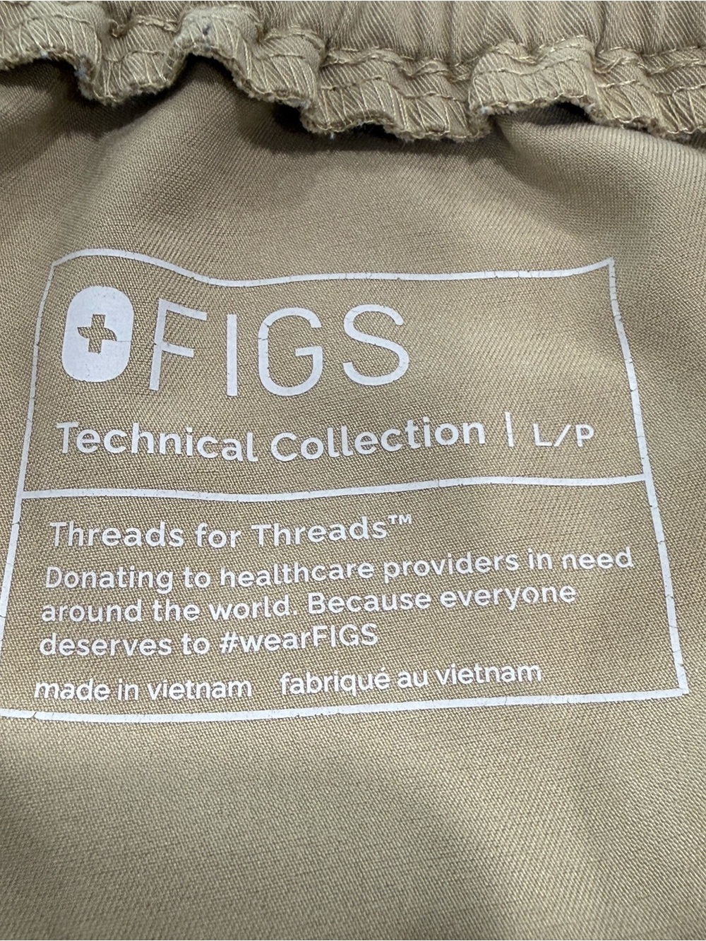FIGS Women's Tan Khaki Straight-Leg Scrub Cargo Pants Size Large Petite - Picture 3 of 9